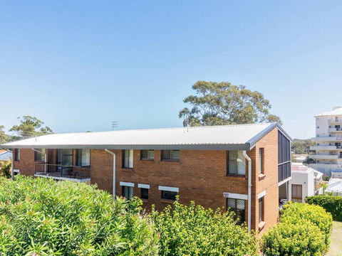 1 'BAHIA', 47 RONALD AVE - GREAT LOCATION WITH FILTERED WATER VIEWS - Dalby Accommodation 1