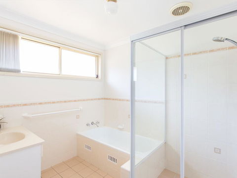 1/4 Huntly Close - Dalby Accommodation 3