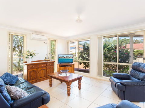 1/4 Huntly Close - Dalby Accommodation 2