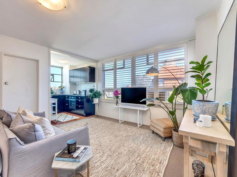 10 Barncleuth Square - Dalby Accommodation 0
