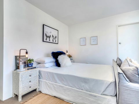 10 Barncleuth Square - Dalby Accommodation 3