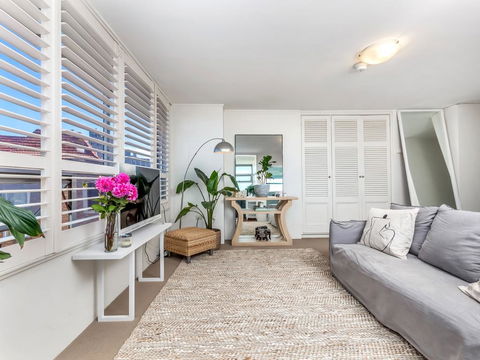 10 Barncleuth Square - Dalby Accommodation 1