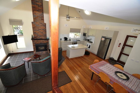 11 Barkala St. Dalmeny - Dalby Accommodation 1