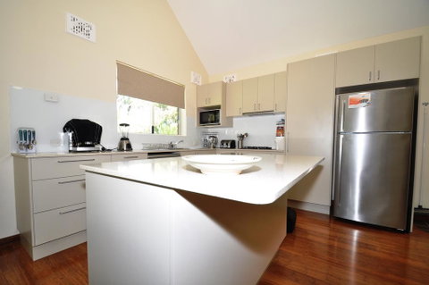 11 Barkala St. Dalmeny - Dalby Accommodation 2