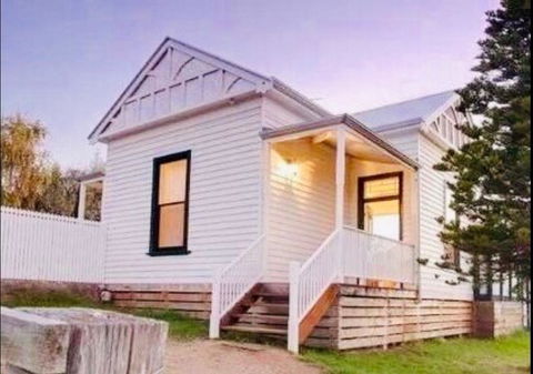 1880s Kananook Boutique Historic Luxury Apartment FSC Private Villa Bairnsdale - Dalby Accommodation 1