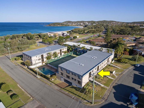 2 'The Dunes', 38 Marine Drive - Pool, Tennis Court And So Close To The Beach - Dalby Accommodation 0