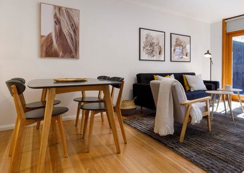 2 Bdrm Apt In Annandale With Courtyard & Parking - Dalby Accommodation 3