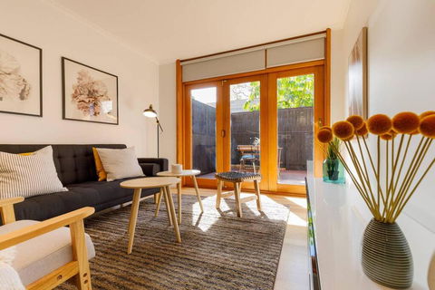 2 Bdrm Apt In Annandale With Courtyard & Parking - Dalby Accommodation 2