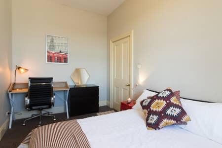 2 Bedroom Harbour View At The Rocks Heart Of CBD - Dalby Accommodation 2