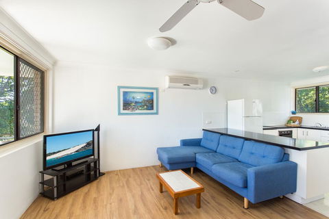 26 Wallis View - Opposite The Lake - 3 Bedroom Apartment - Sleeps 8 - Dalby Accommodation 2