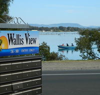 26 Wallis View - Opposite the Lake - 3 Bedroom Apartment - Sleeps 8 - Dalby Accommodation