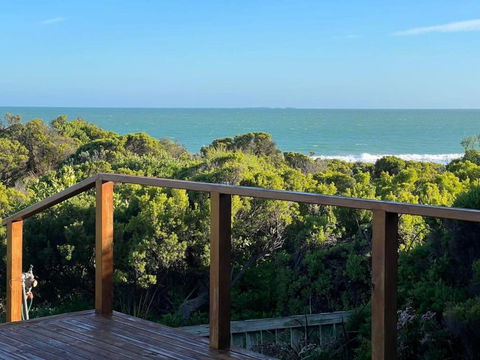 C4 Miles Beach Shack - Dalby Accommodation 4