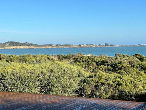 C4 Miles Beach Shack - Dalby Accommodation 0