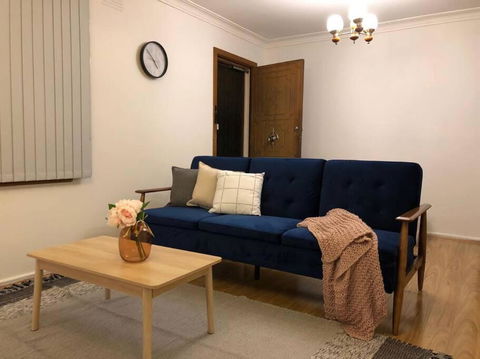 CAMPBELLTOWN HOLIDAY HOME 3 BED + FREE PARKING NCA039 - Dalby Accommodation 3
