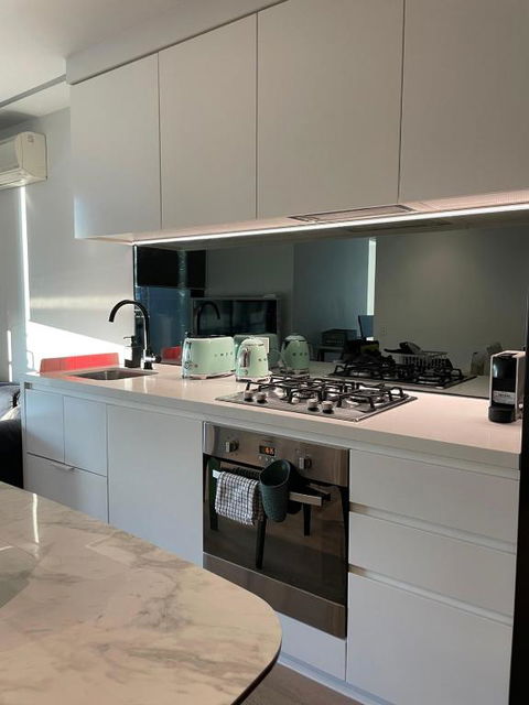 C&S Stay- Melbourne CBD - Dalby Accommodation 3
