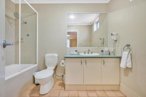 C Mandurah Apartment Resort - Dalby Accommodation 4