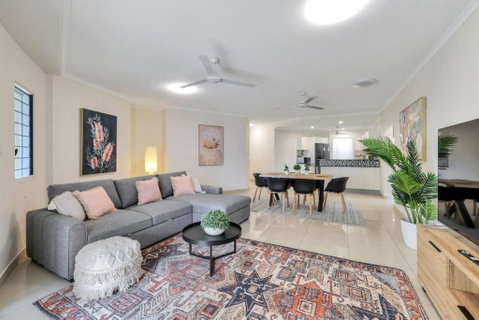Darwin CBD Stunner - Dalby Accommodation 3