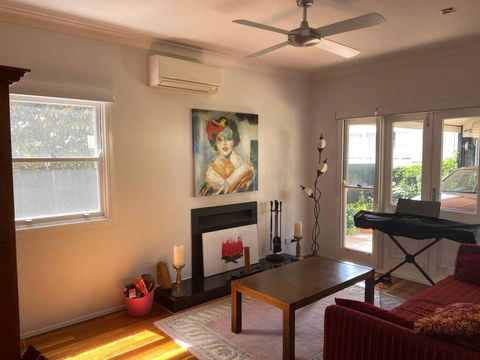 3 Bedroom Character Home Near CBD - Dalby Accommodation 2