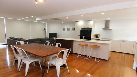 3/26 West Street-CBD Location! - Dalby Accommodation 2