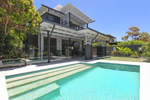 34 Boardrider Crescent, Mount Coolum - Dalby Accommodation 0