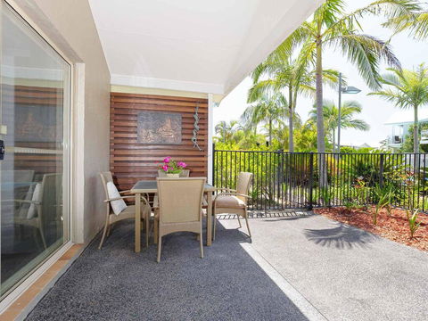 356 ' Oaks Pacific Blue', 265 Sandy Point Rd - Air Conditioned, Direct Pool Access And Suited For Disability - Dalby Accommodation 0