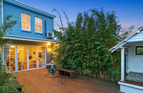 4 Ensuite Chelsea Villa CBD-Airport - Dalby Accommodation 0