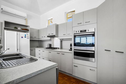 40 Pelican Street - Dalby Accommodation 2