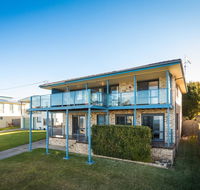 45 Hillside Cres Beach House - Dalby Accommodation