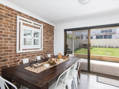50 Lakeview - Dalby Accommodation 3