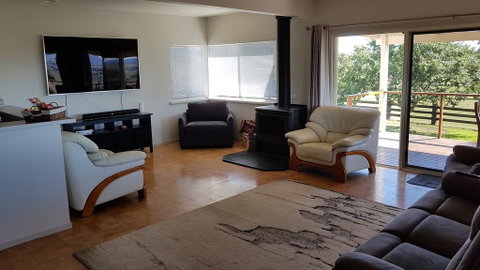 505 CONROD STRAIGHT MOUNT PANORAMA - Dalby Accommodation 3