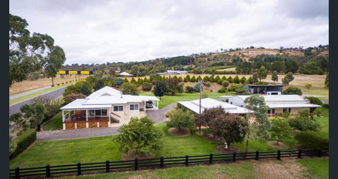 505 CONROD STRAIGHT MOUNT PANORAMA - Dalby Accommodation 1