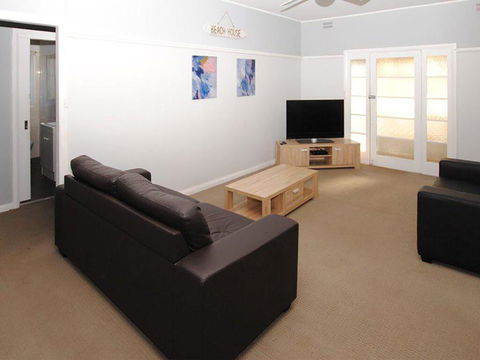 59 Wharf Street Opposite Bowling Club - Dalby Accommodation 2