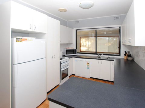 59 Wharf Street Opposite Bowling Club - Dalby Accommodation 1