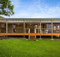 98 Ocean Parade - Rustic Log Cabin - Dalby Accommodation