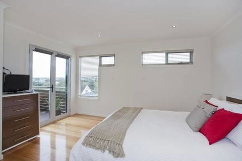 A Beautiful Beach House Torquay - Dalby Accommodation 2
