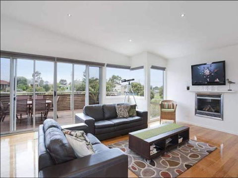 A Beautiful Beach House Torquay - Dalby Accommodation 1