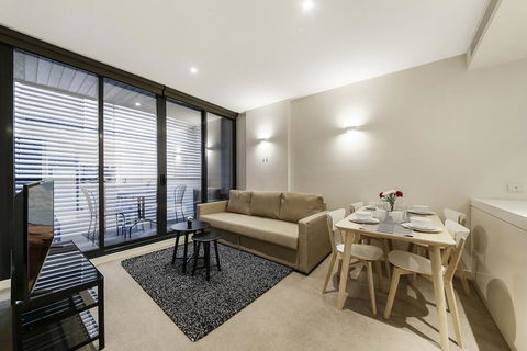 A Central & Cozy 2BR Apt Near Federation Square - Dalby Accommodation 0