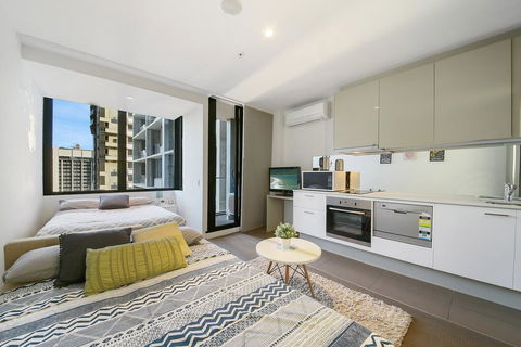A Charming Studio With Stunning City Views - Dalby Accommodation 2