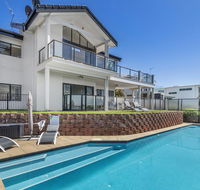 Above and Beyond - Beautiful Home with Pool - Dalby Accommodation