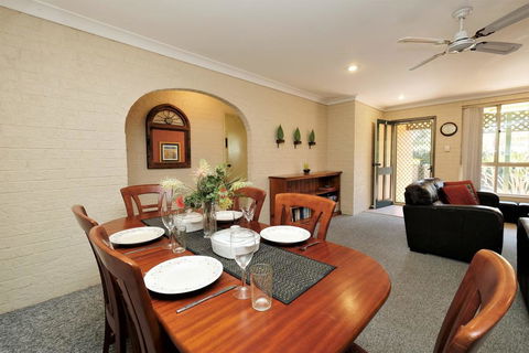 ACACIA - WEEKLY ONLY - Dalby Accommodation 1