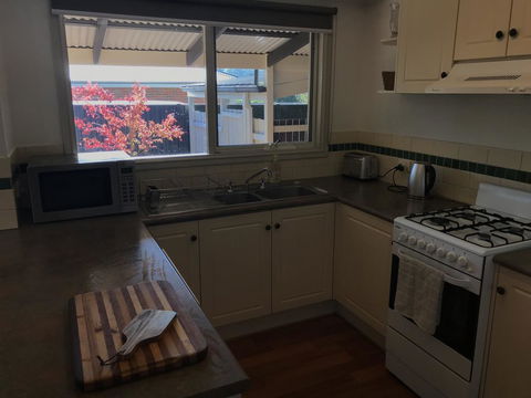 Acacia House - Central Healesville - Yarra Valley - Dalby Accommodation 1