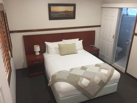 Across Country Motel And Serviced Apartments - Dalby Accommodation 0
