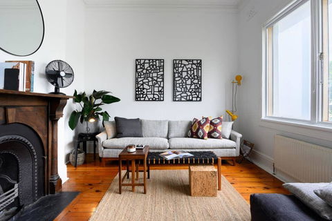 ADDERLEY A Striking 1880s Remodeled Victorian - Dalby Accommodation 2