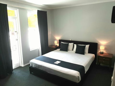 Adelaide Pulteney Motel - Dalby Accommodation 1