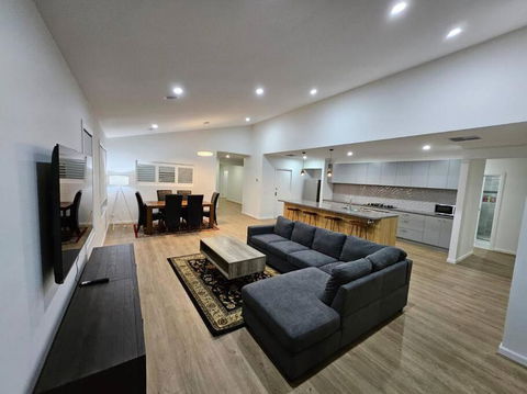 E 4 Room Retreat Family Friendly - Dalby Accommodation 0