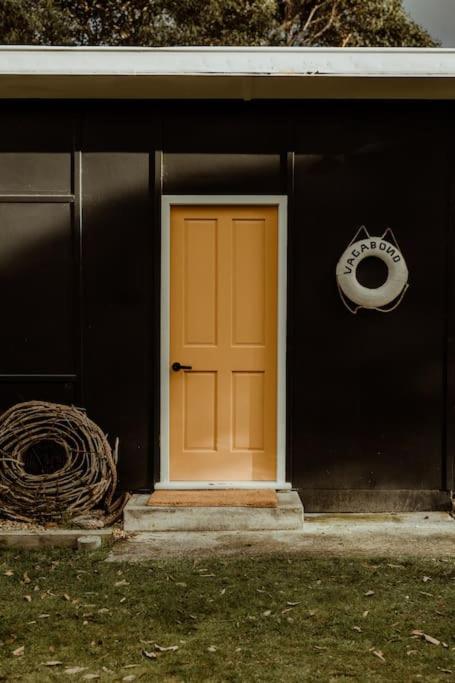 Dune Shack - On The Beach, 10 Minutes From Port Arthur - Dalby Accommodation 2