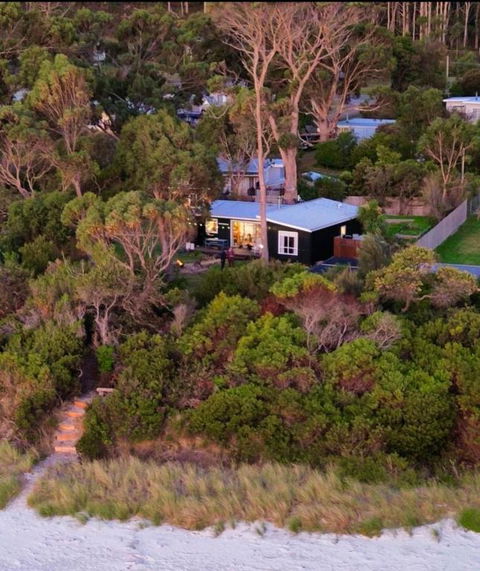 Dune Shack - On The Beach, 10 Minutes From Port Arthur - Dalby Accommodation 3
