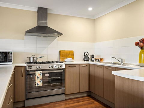 Eagle Bay Beach House - 300m To The Beach! - Dalby Accommodation 2