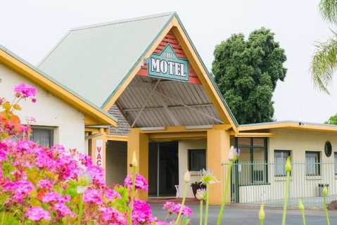 Echuca Motel - Dalby Accommodation 0