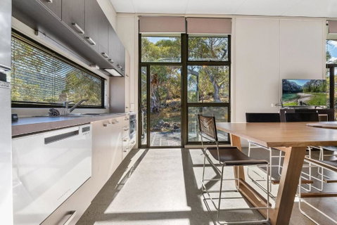 Ecocrackenback Chalet 18 - Dalby Accommodation 4